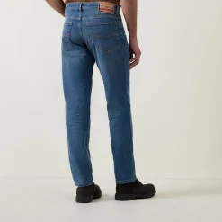 2023 D-Finitive Tapered-Leg Jeans