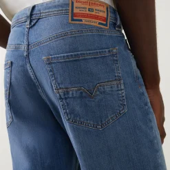 New DIESEL 1986 Larke-Beex Tapered Jeans