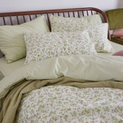 180 Thread Count Dainty Lily Duvet Set