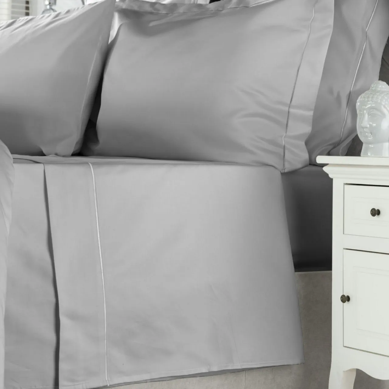 Outlet BELLEDORM 1000 Thread Count Flat Sheet Platinum