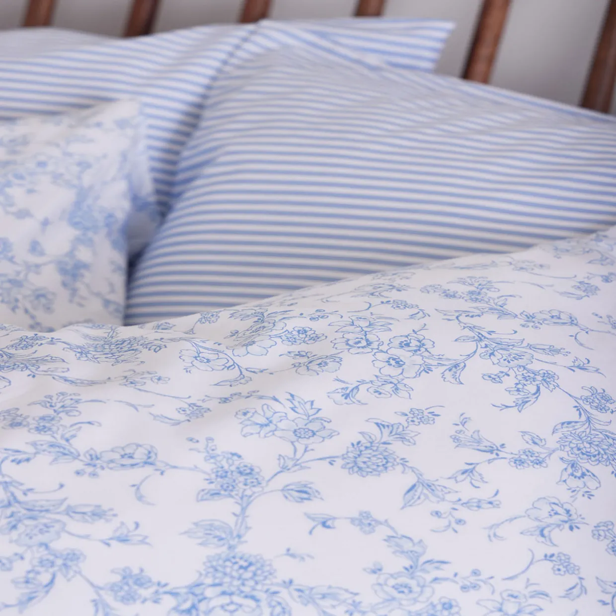 180 Thread Count Garden Bouquet Pillowcase Set