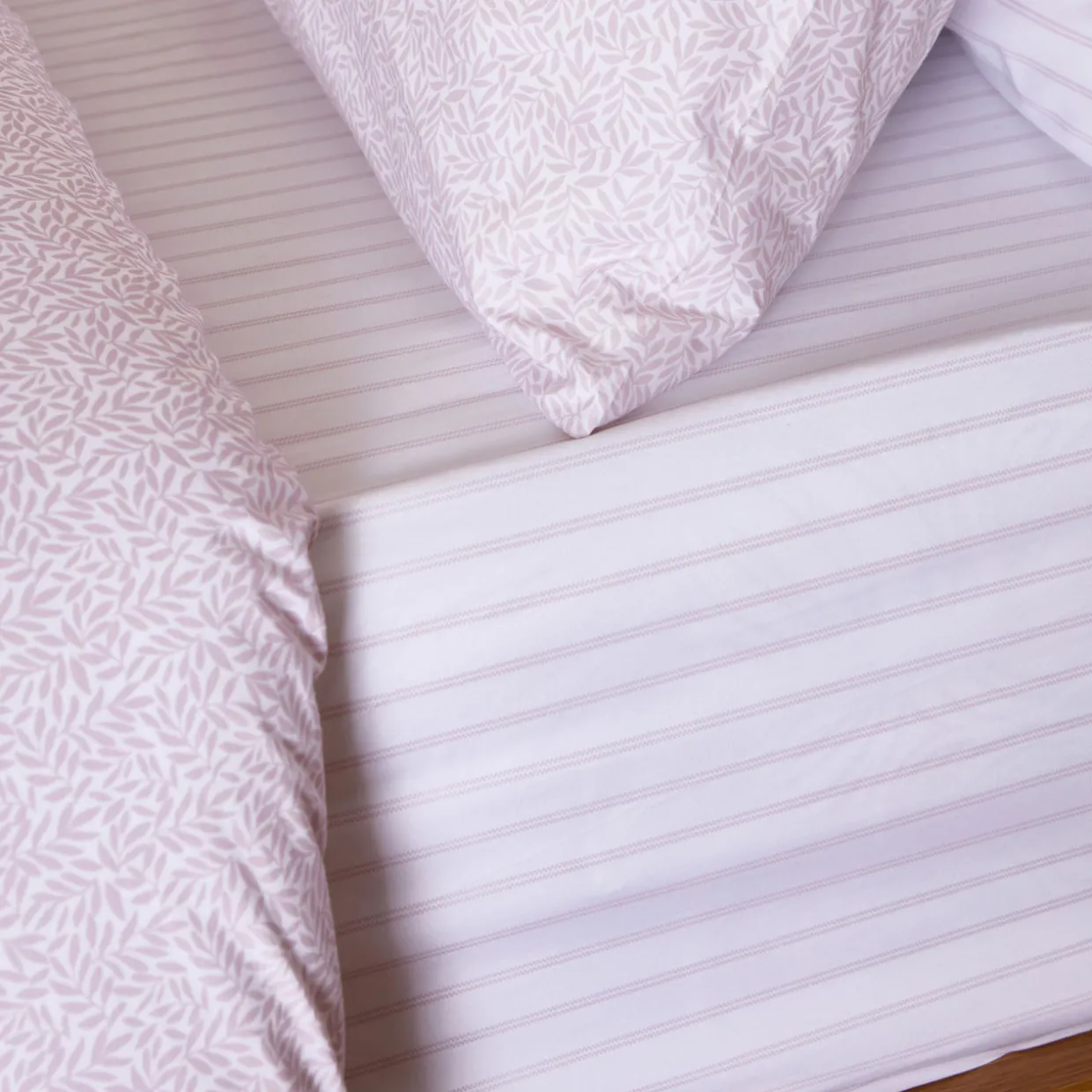 300 Thread Count Olivia Fitted Sheet