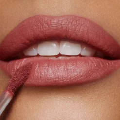 New CHARLOTTE TILBURY Airbrush Flawless Lip Blur