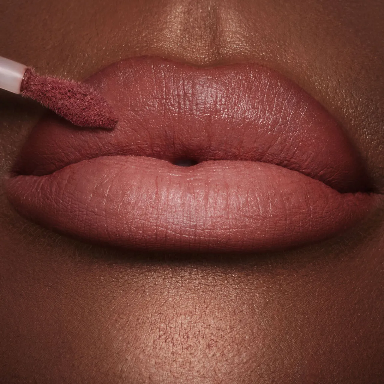 New CHARLOTTE TILBURY Airbrush Flawless Lip Blur