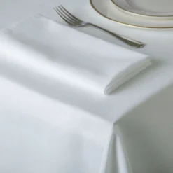 New BELLEDORM Amalfi Tablecloth White