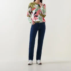 An Mid-Rise Slim Leg Jeans