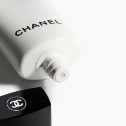 New CHANEL Camellia Cleansing Cream-To-Foam