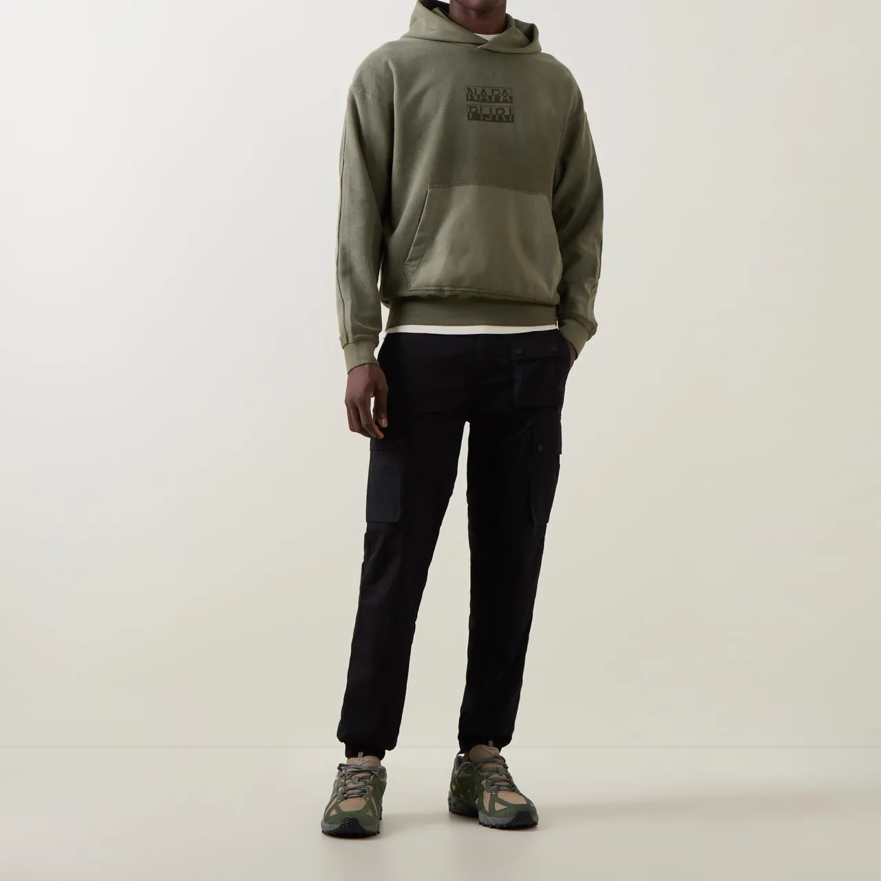 New NAPAPIJRI Comel Logo Hoodie