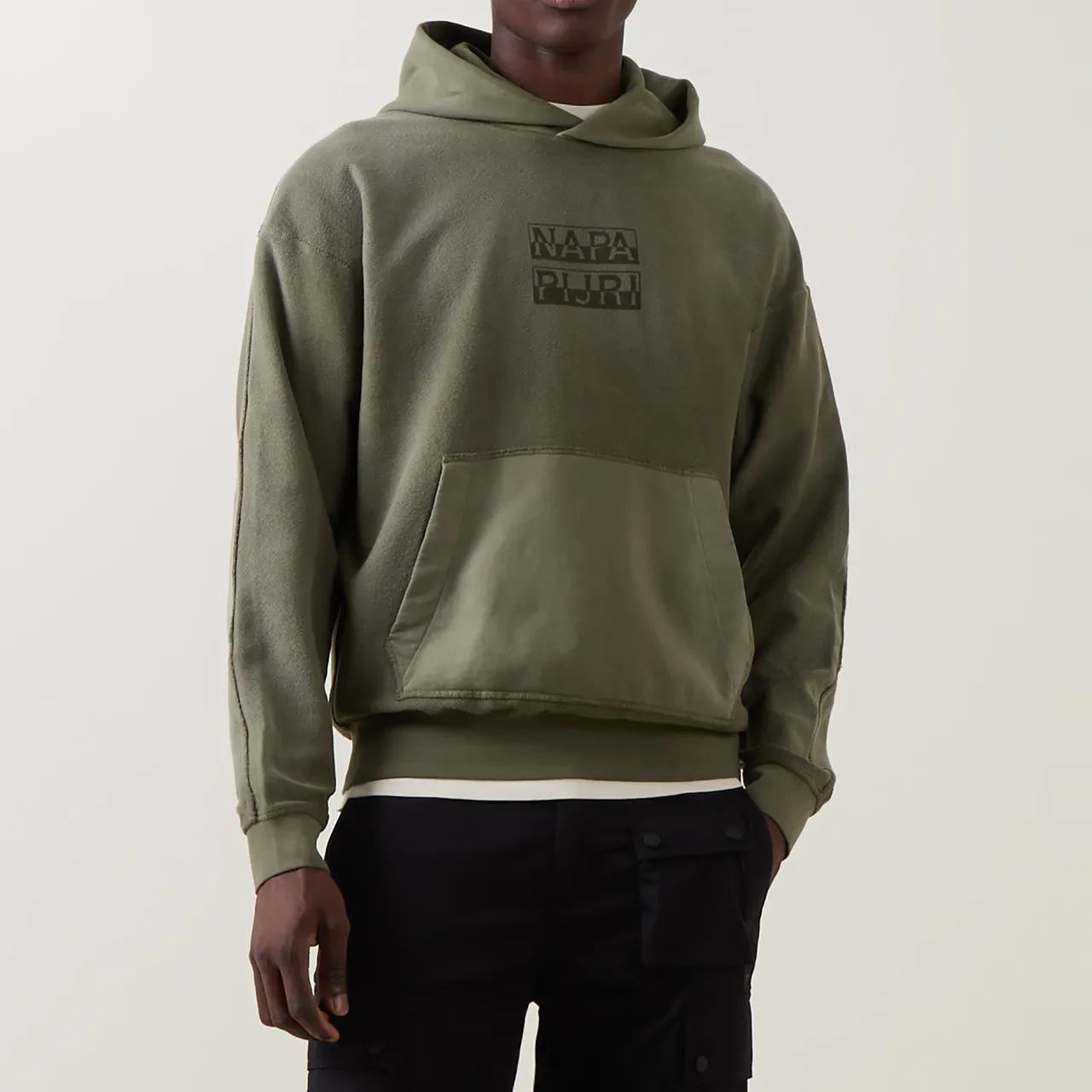 New NAPAPIJRI Comel Logo Hoodie