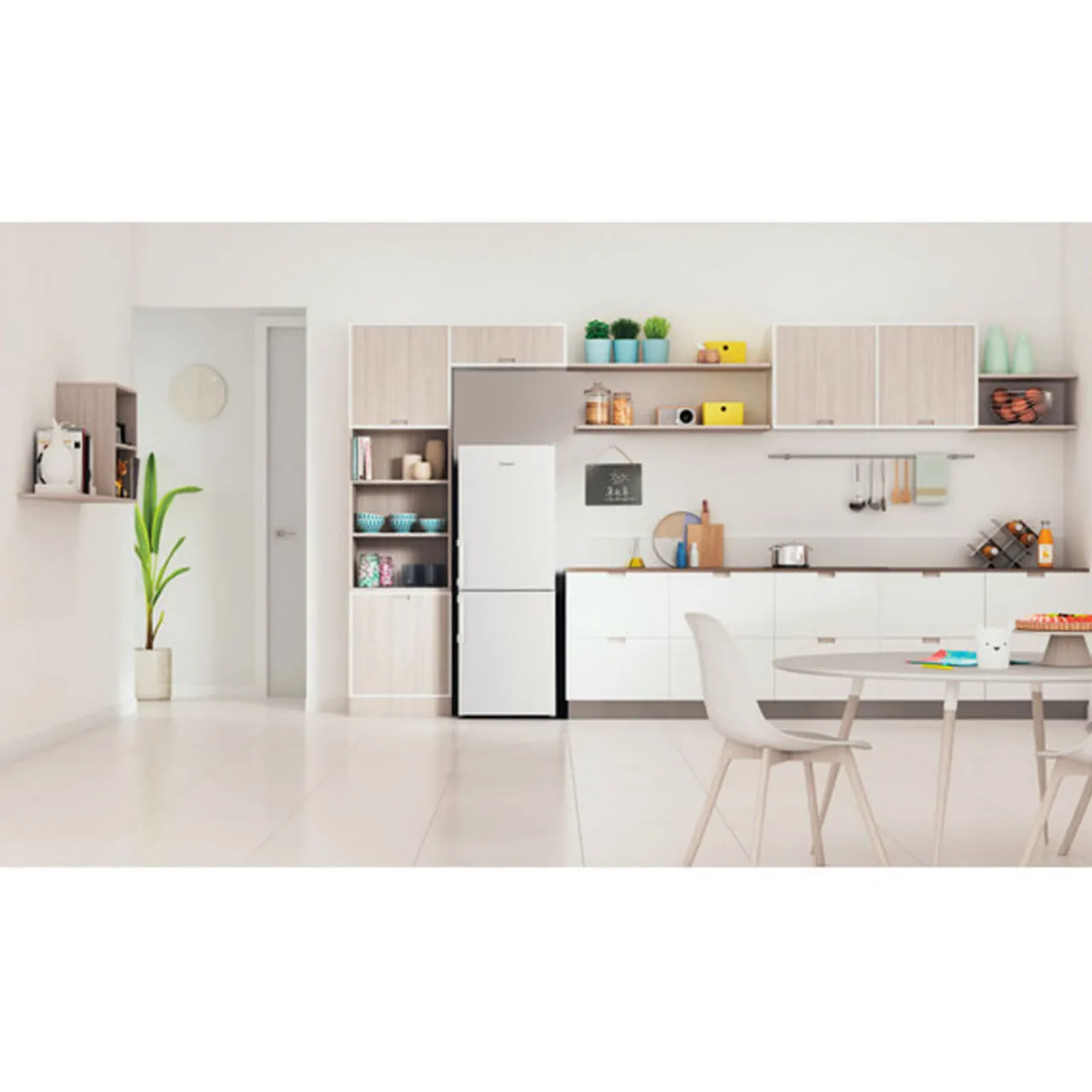 New INDESIT Freestanding 55cm Fridge Freezer with LowFrost