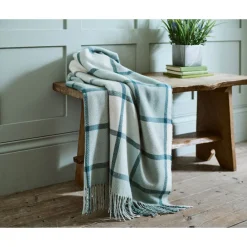 Helmsley Throw Soft Teal
