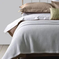 New ALLURE Hotel Collection Sedona Waffle Throw White