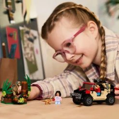 Jurassic World: Raptor Off-Road Escape