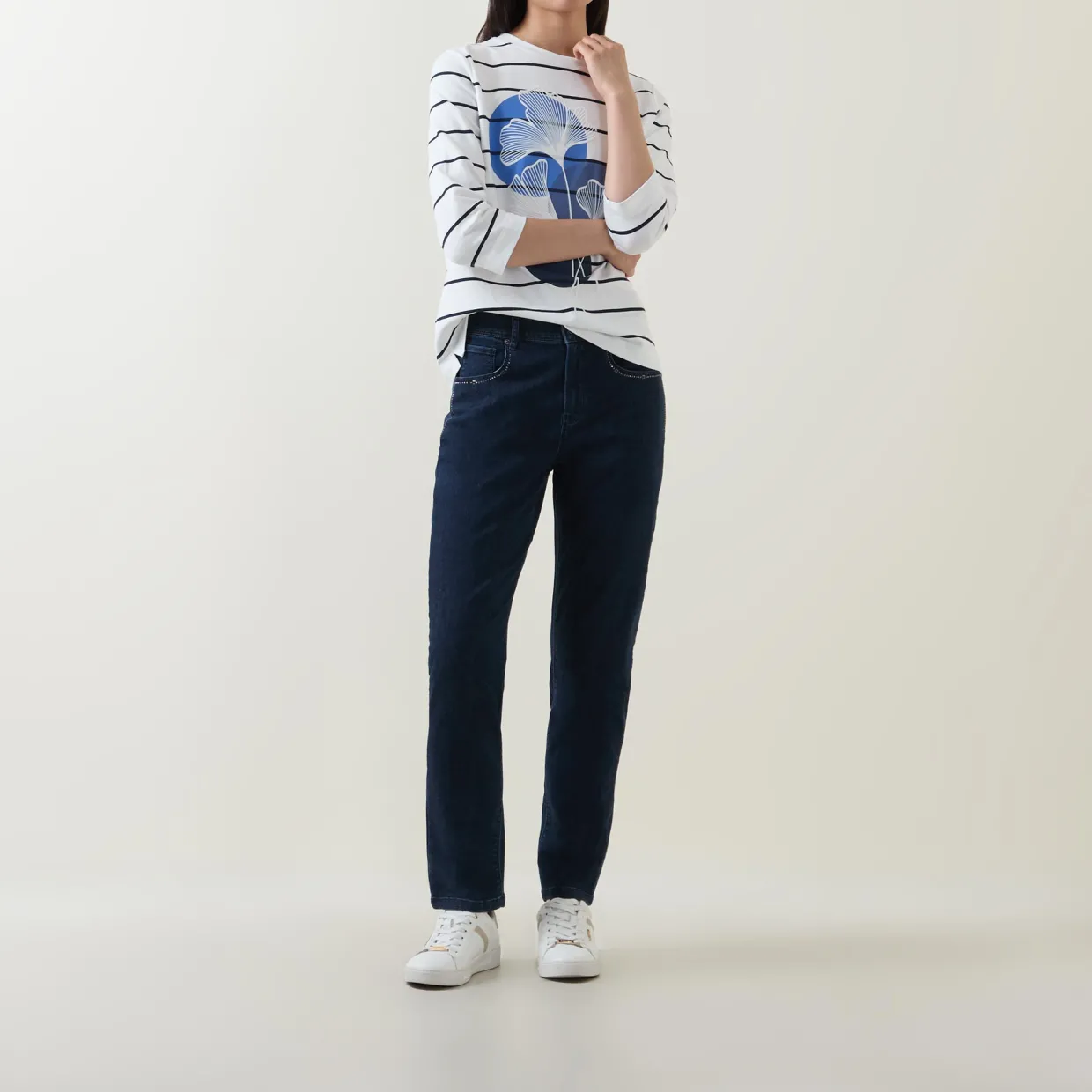 Kia Mid-Rise Tapered Jeans