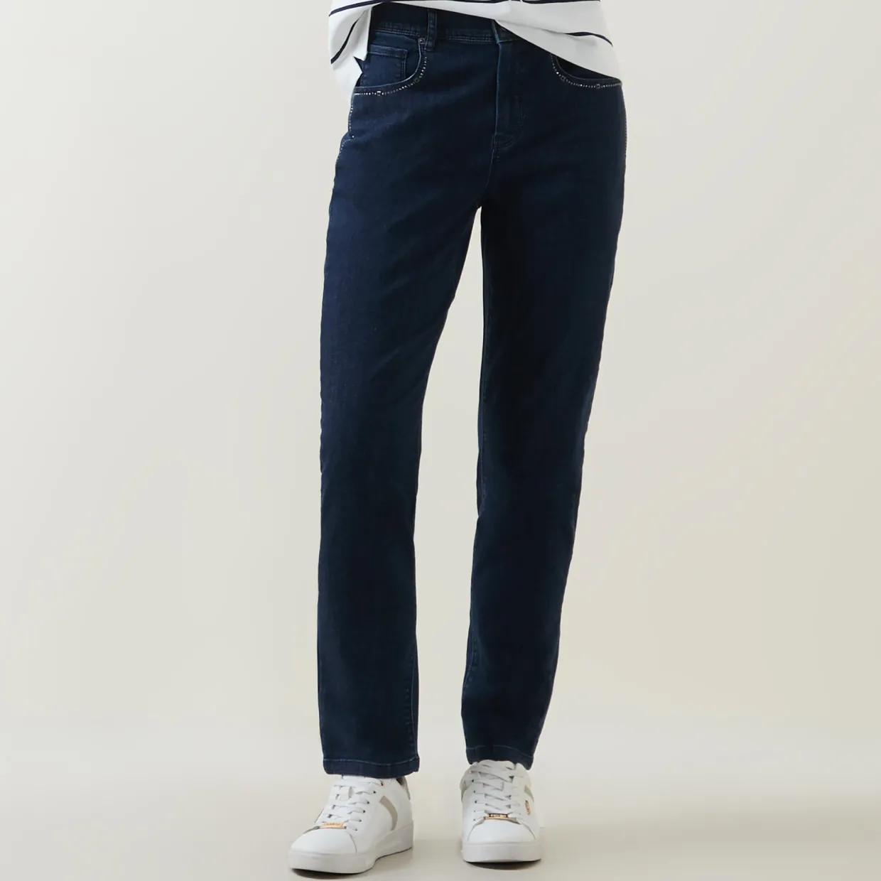 Kia Mid-Rise Tapered Jeans
