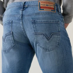 Clearance DIESEL Larkee 1985 Straight-Leg Jeans