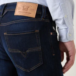 Larkee Beex Mid-Rise Tapered Jeans