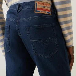 Outlet DIESEL Larkee-Beex Mid-Rise Tapered Jeans