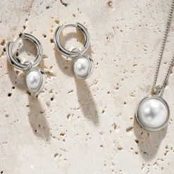 Lilia Pearl Earrings