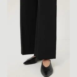 Linnie Pointed Flats