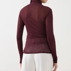Massachusetts Fine-Knit Turtleneck