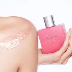Miss Dior Exfoliating Body Oil with Rose Extract