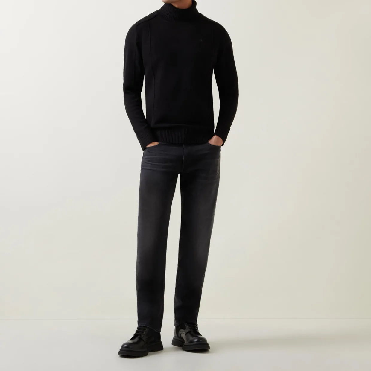 Mosa Mid Rise Straight Leg Jeans