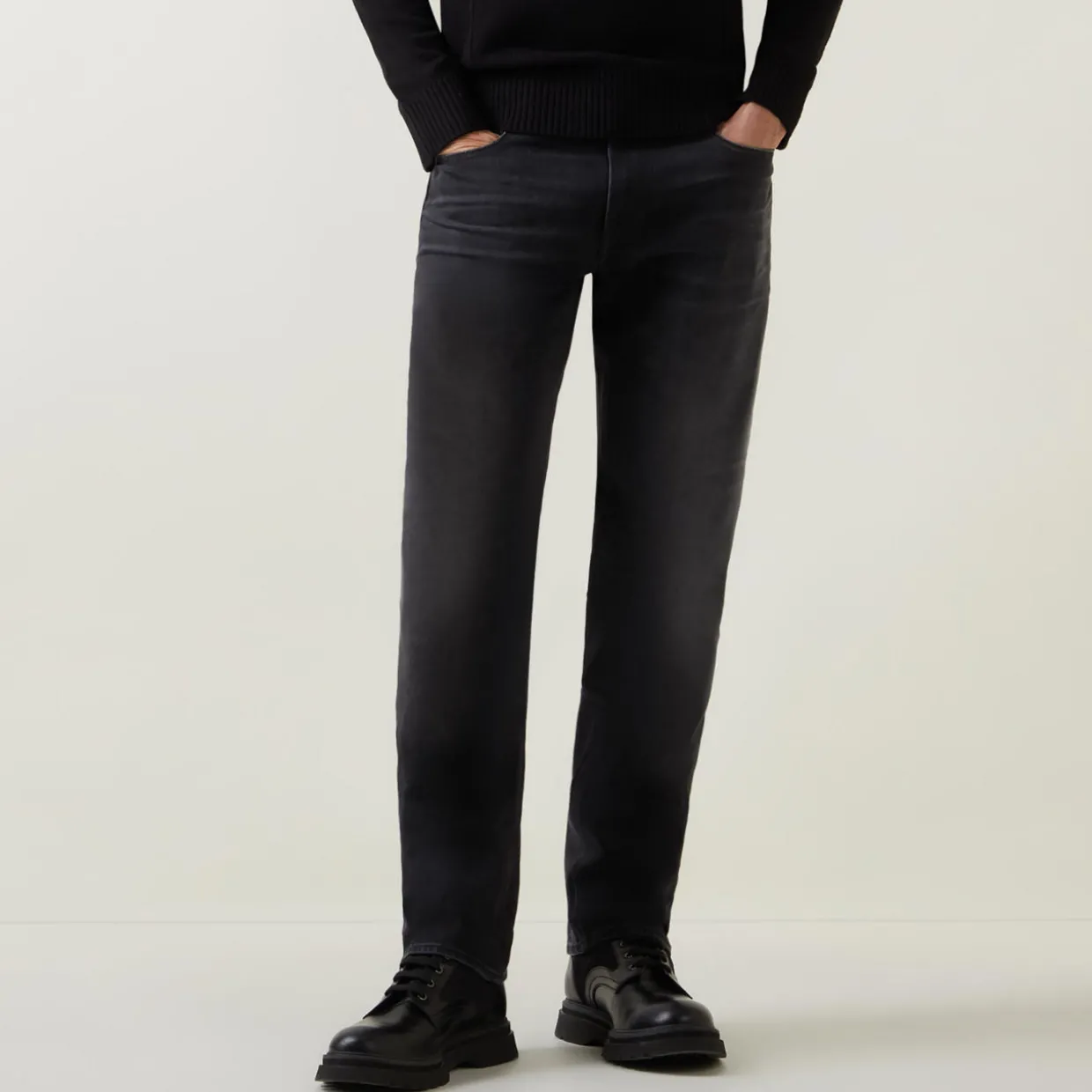 Mosa Mid Rise Straight Leg Jeans