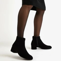 Pippie Low Heel Ankle Boots