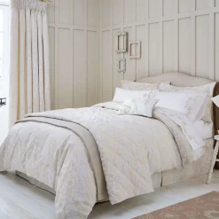 New SANDERSON Pyramus Throw Linen 265x265cm