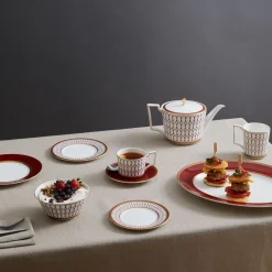 Renaissance Red Plate 20.6cm