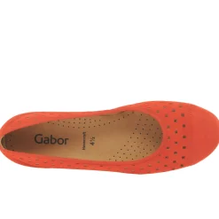 Ruffle Perforated Pumps