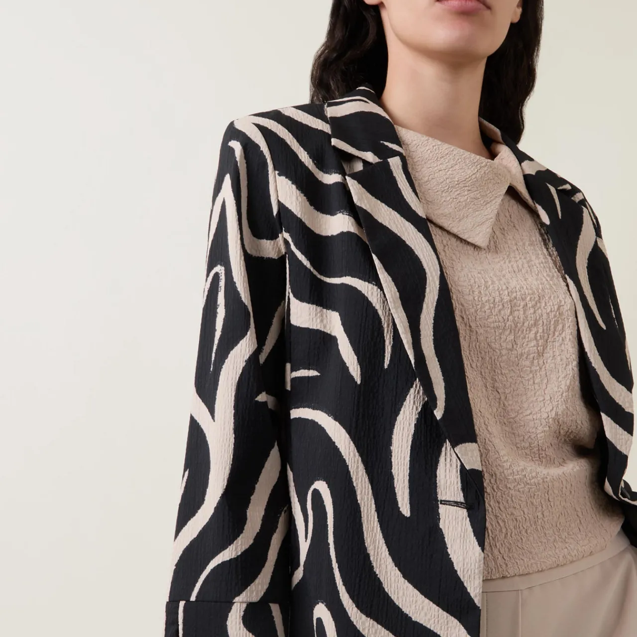 Best JOSEPH RIBKOFF Seersucker Abstract Blazer