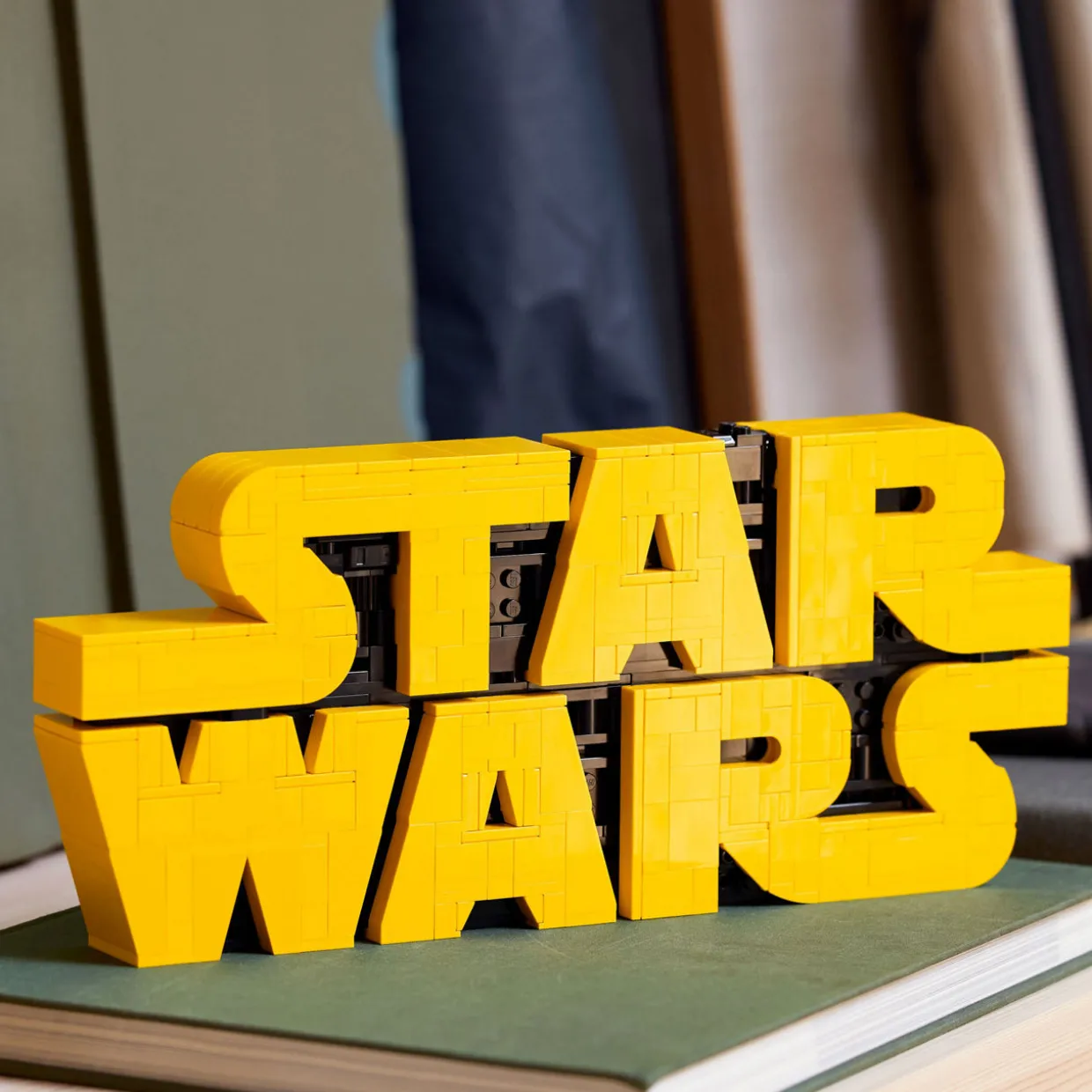 Star Wars™ Brick-Built Star Wars Logo Sign