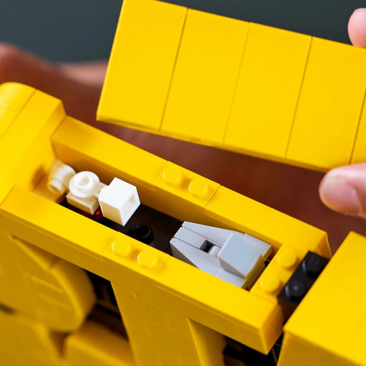 Star Wars™ Brick-Built Star Wars Logo Sign