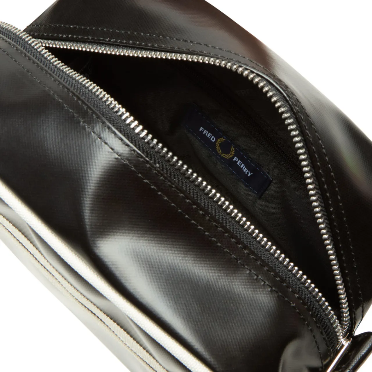 Hot FRED PERRY Stripe Logo Wash Bag