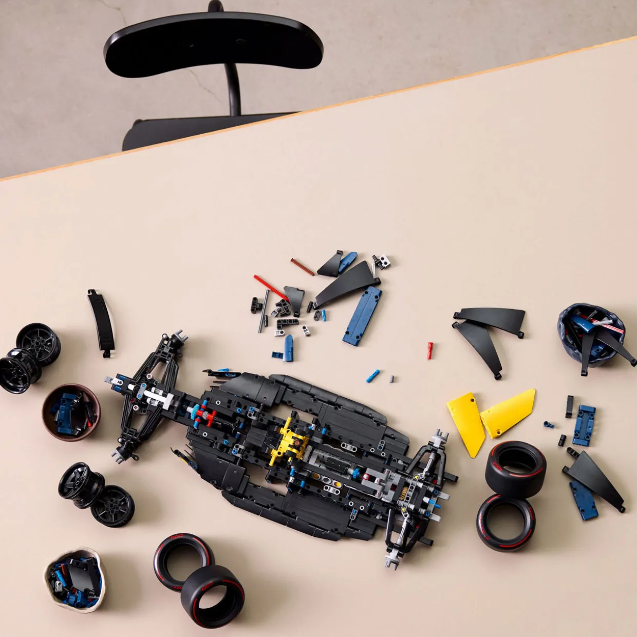 Technic Oracle Red Bull Racing RB20 F1 Adult Car Model Kit