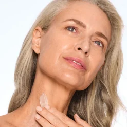 Discount TRINNY LONDON The Elevator Neck + Décolleté Concentrate