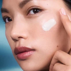 The Moisturizing Fresh Cream