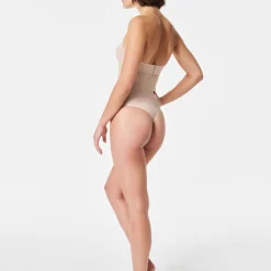 Thinstincts® 2.0 Medium Control High Waisted Thong