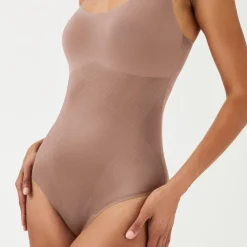 Thinstincts® 2.0 Medium Control Cami Thong Bodysuit