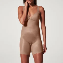 Thinstincts® 2.0 Medium Control High Waisted Mid-Thigh Shorts