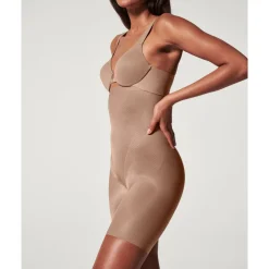 Thinstincts® 2.0 Medium Control High Waisted Mid-Thigh Shorts