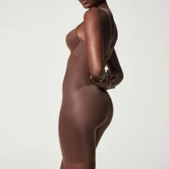 Thinstincts® 2.0 Medium Control High Waisted Mid-Thigh Shorts