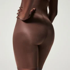 Thinstincts® 2.0 Medium Control High Waisted Mid-Thigh Shorts