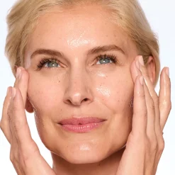 Sale TRINNY LONDON Tiptoe In PHA Exfoliant