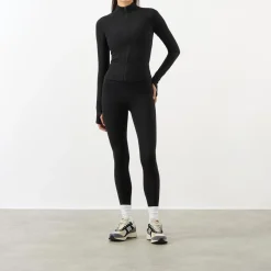 Ultimate Long-Sleeved Zipped Top