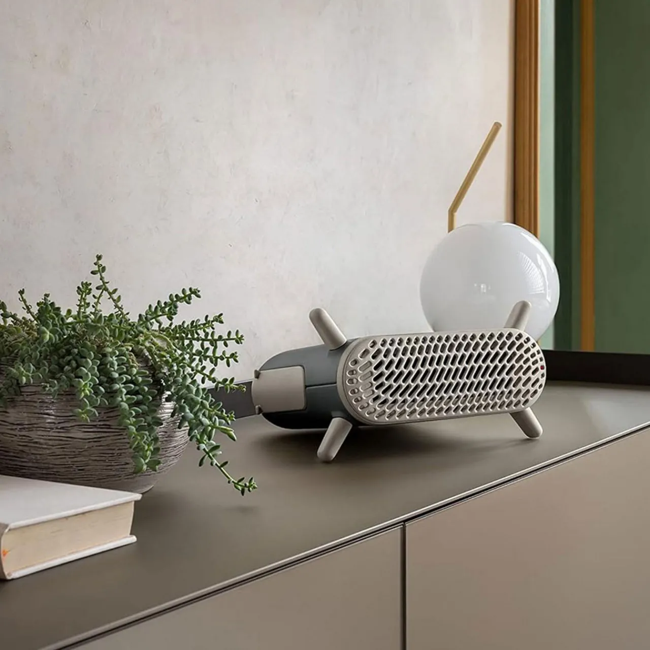 Hot DE'LONGHI 2000W Bend Line Ceramic Fan Heater